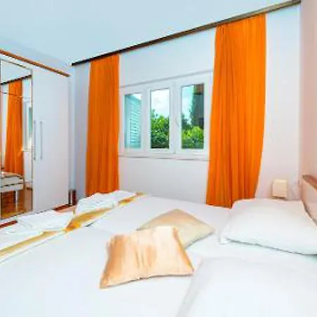 House - Sleeps 8 - Garden - Parking 펜션