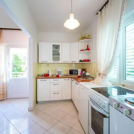 House - Sleeps 8 - Garden - Parking 펜션 *