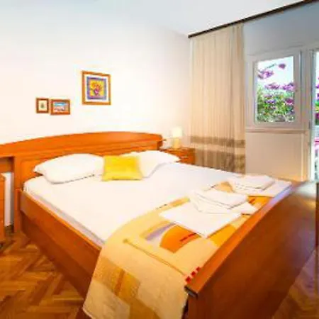 House - Sleeps 8 - Garden - Parking 펜션 *
