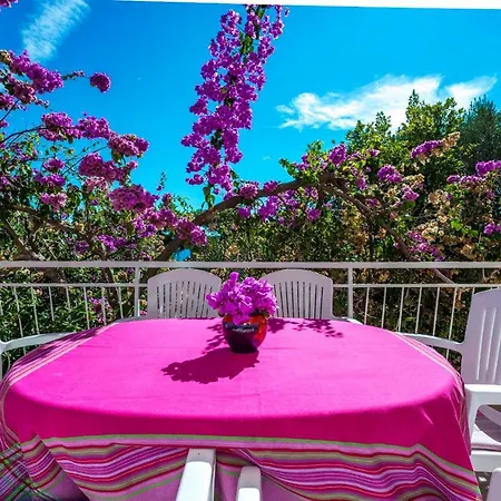 House - Sleeps 8 - Garden - Parking Orebić